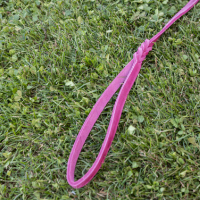 Fettlederleine 1,35m mit Handschlaufe chrom 12mm Pink